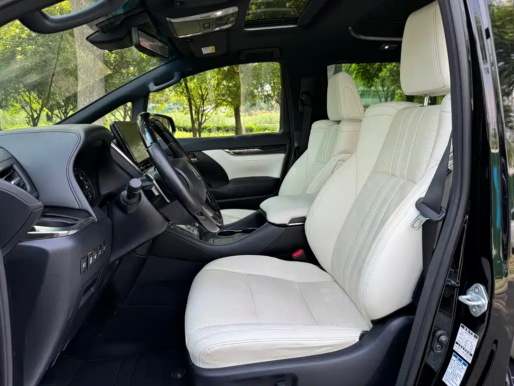 Lexus LM 300 h 7-seat Elegant