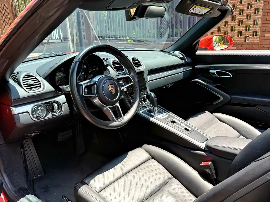 Porsche 718 Boxster 2.0 T