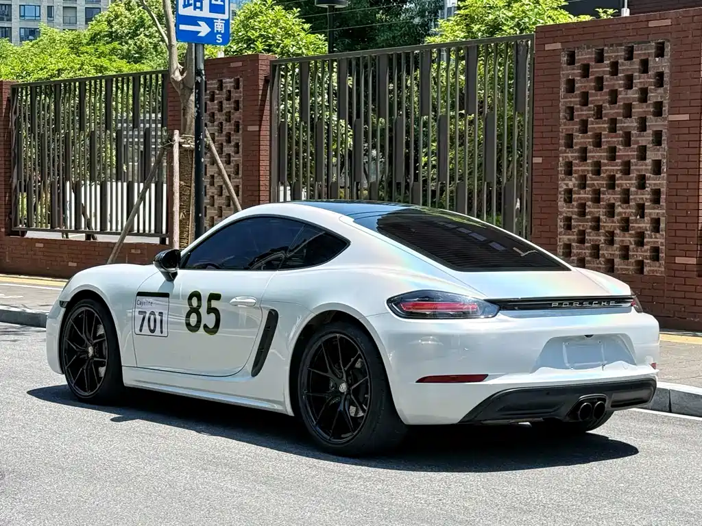 Porsche 718 Cayman 2.0 T