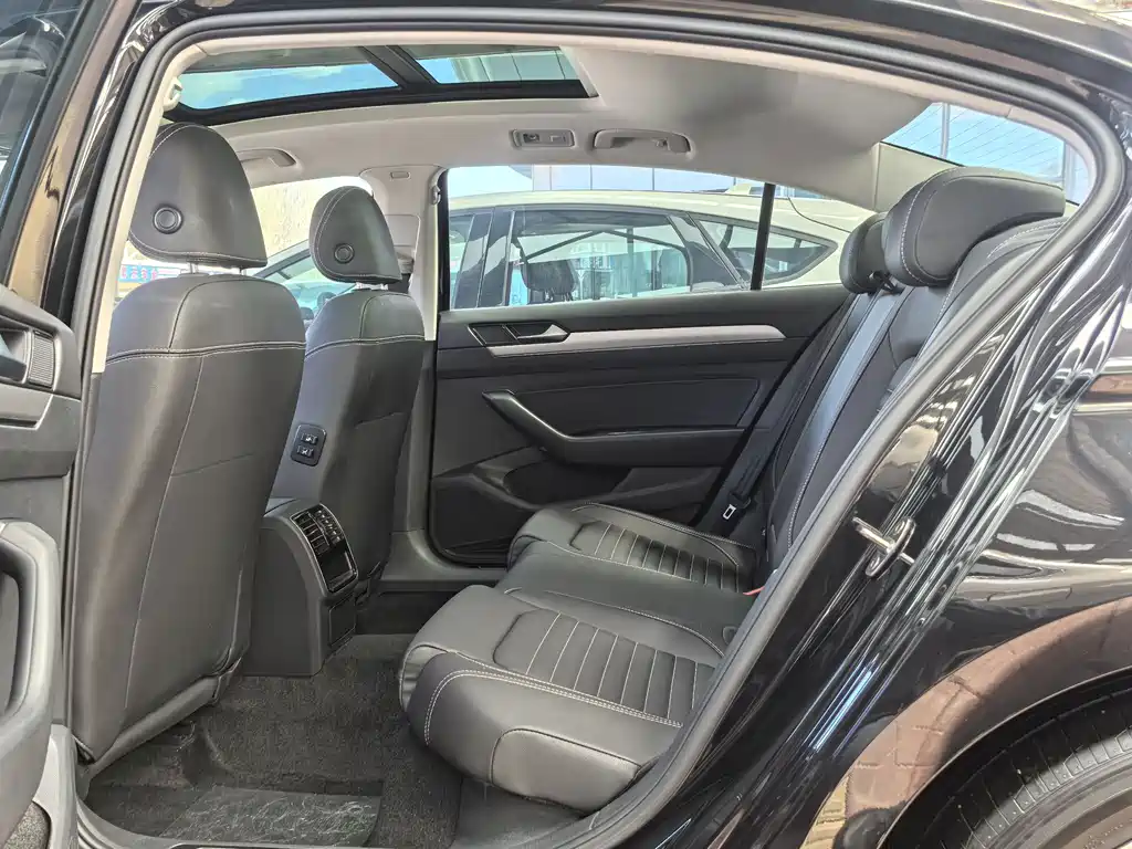 Magotan 280 TSI DSG Leading