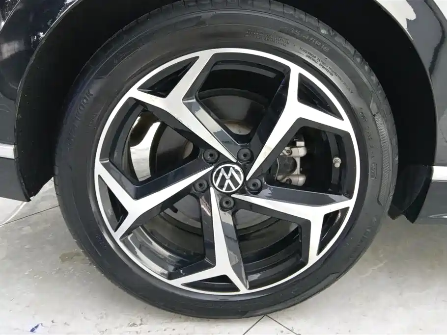 Magotan 200 10 K Commemorative 330 TSI DSG Luxury
