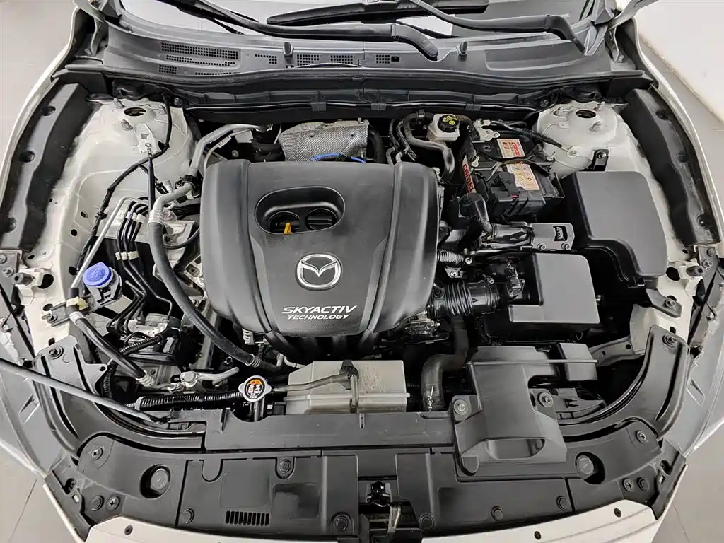Mazda 3 Axela Sedan 1.5 L Auto Luxury CN-V