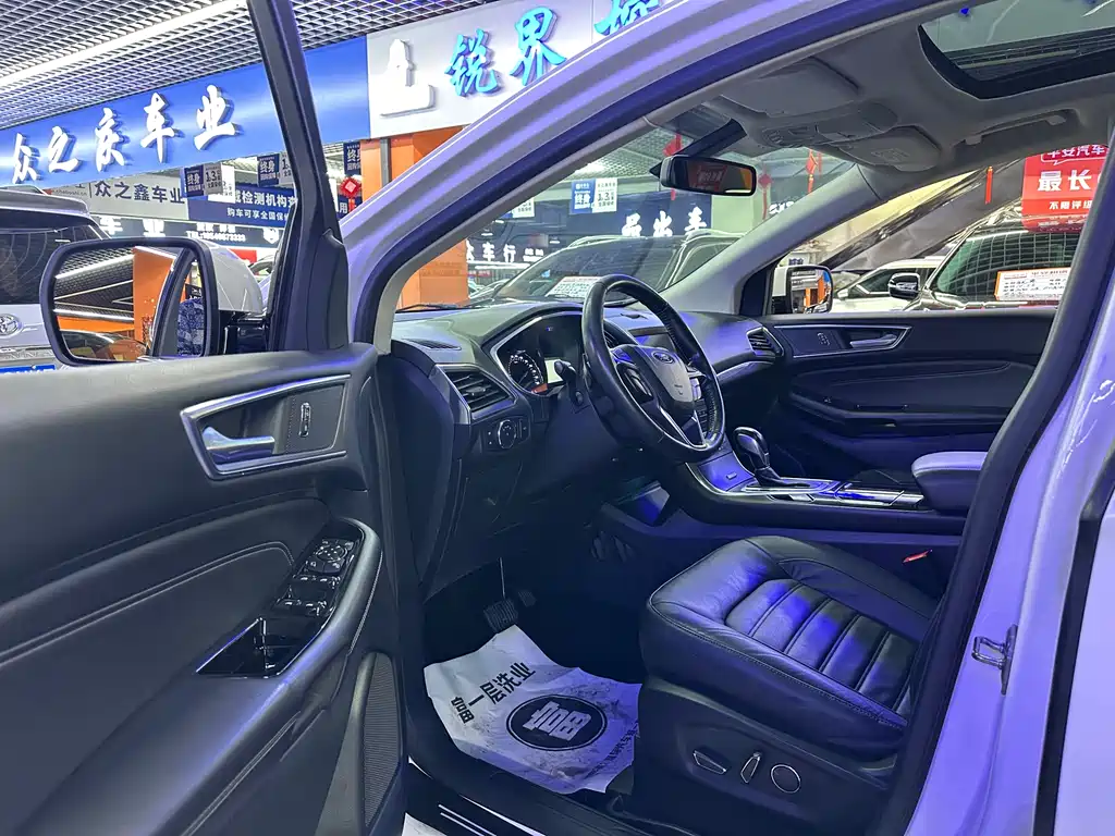Edge EcoBoost 245 2 WD Grand Sharp 7-seat