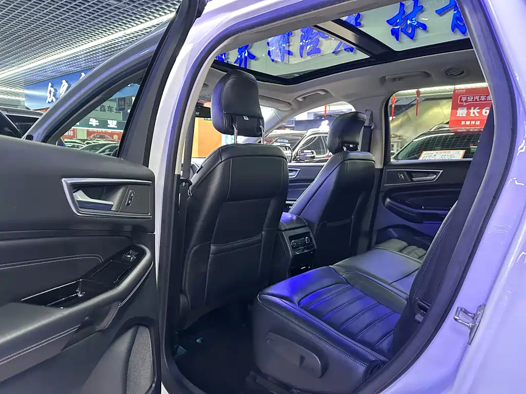 Edge EcoBoost 245 2 WD Grand Sharp 7-seat