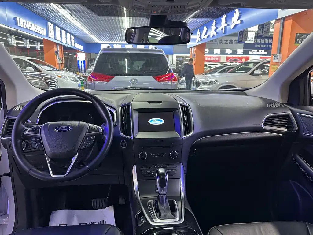 Edge EcoBoost 245 2 WD Grand Sharp 7-seat