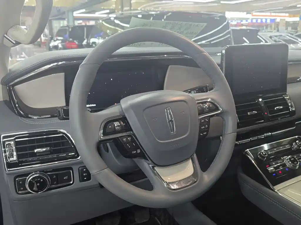 Navigator 3.5 T President Series
