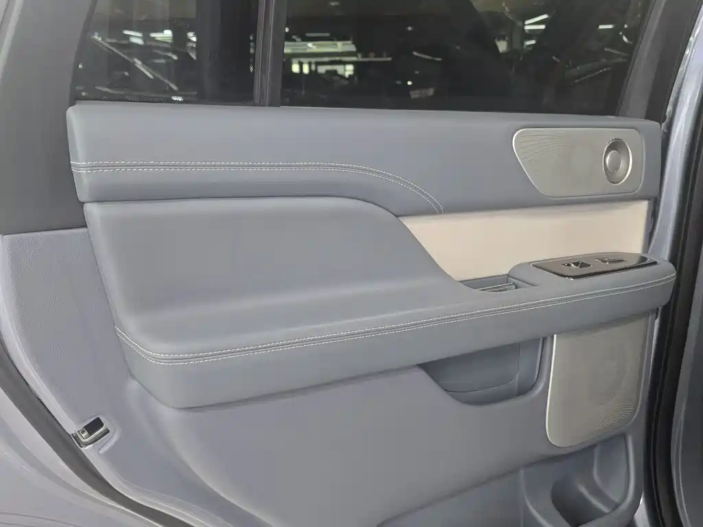 Navigator 3.5 T President Series