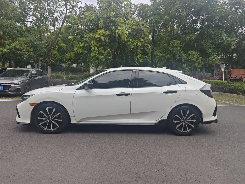 Civic HATCHBACK 220 TURBO CVT Trend Cool Control