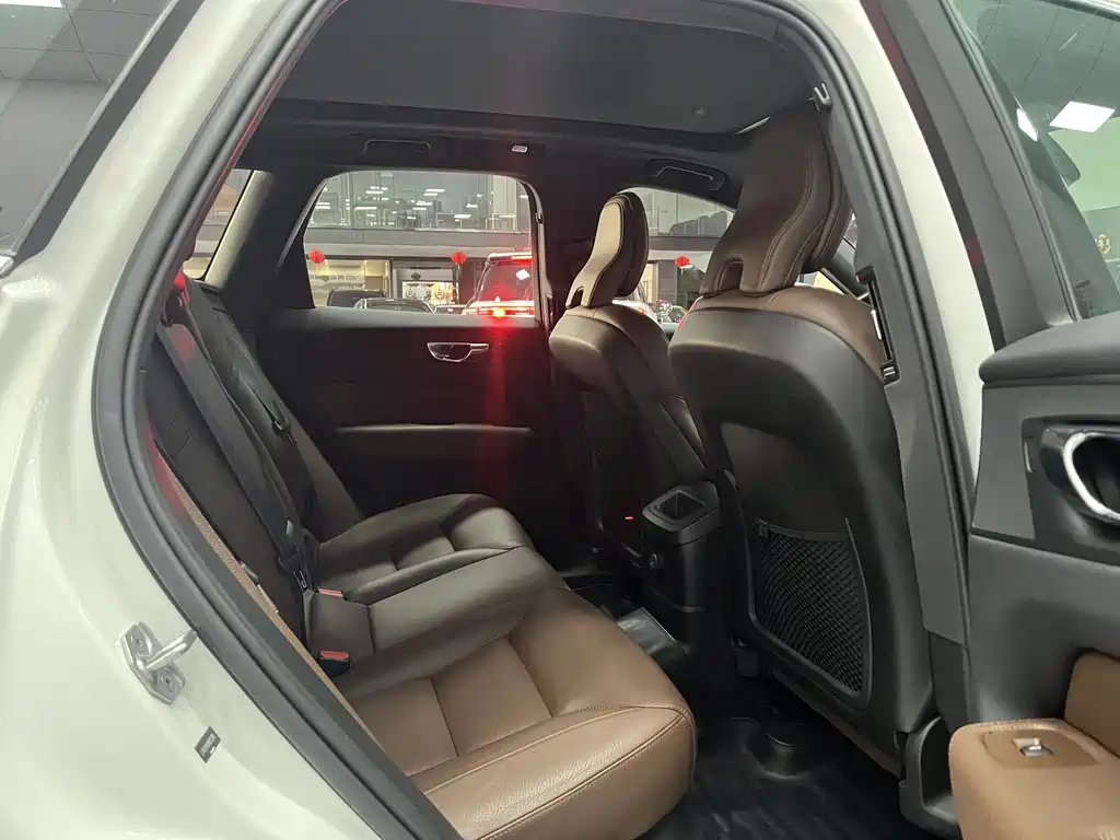 Volvo XC60 PHEV T8 PHEV 4 WD Smart Vision Luxury