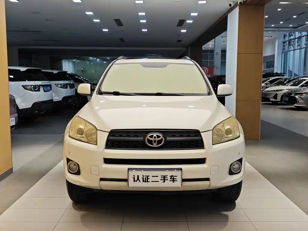 RAV4 2.0 L Auto Luxury
