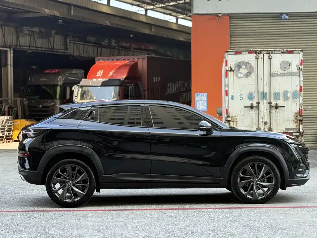 Changan UNI-T 1.5 T Distinguished