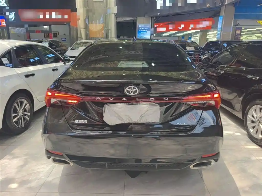Avalon 2.0 L XLE Premium