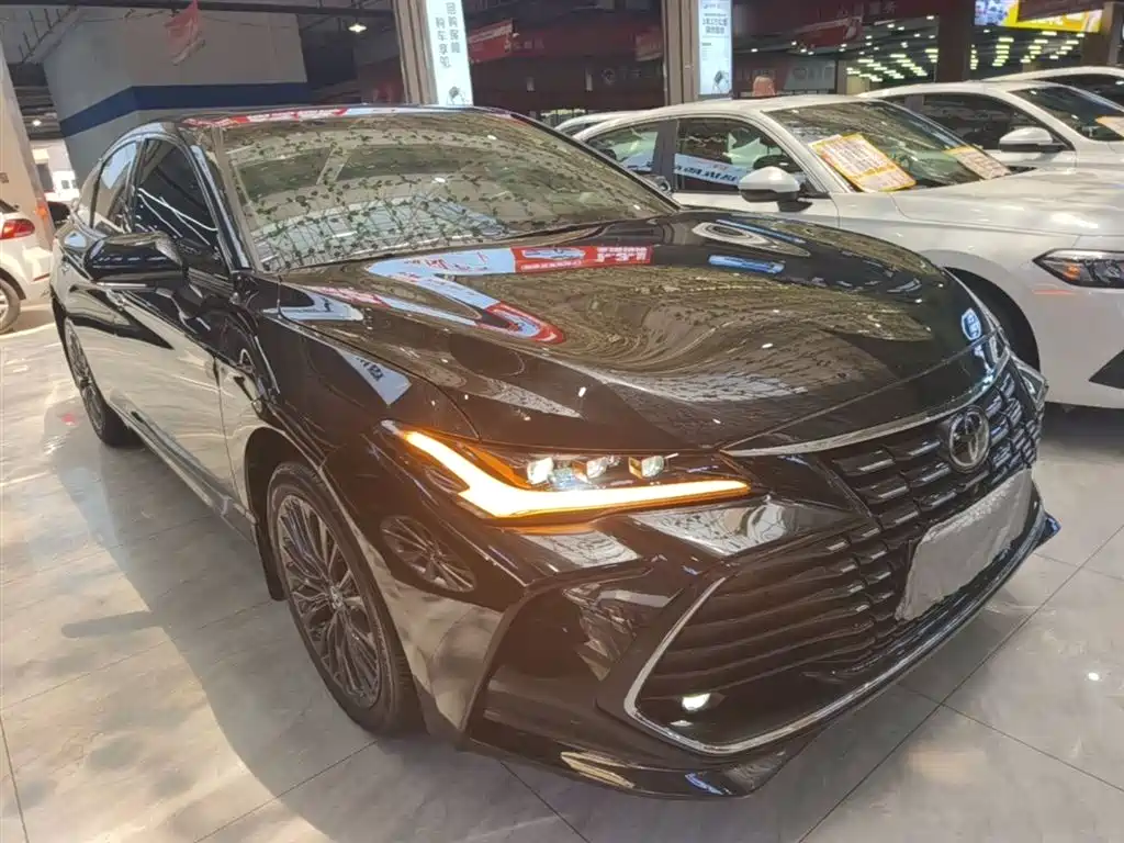Avalon 2.0 L XLE Premium