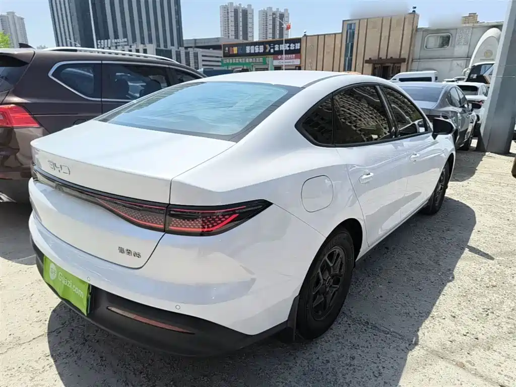 Seal 05 DM-i DM-i Smart Drive 55 KM Luxury