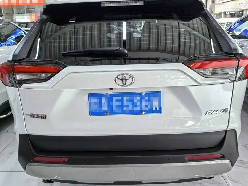 RAV4 2.0 L CVT 2 WD Style Plus