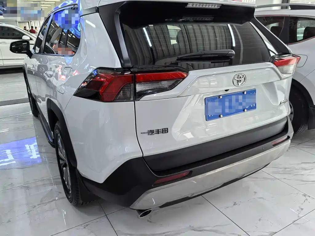 RAV4 2.0 L CVT 2 WD Style Plus