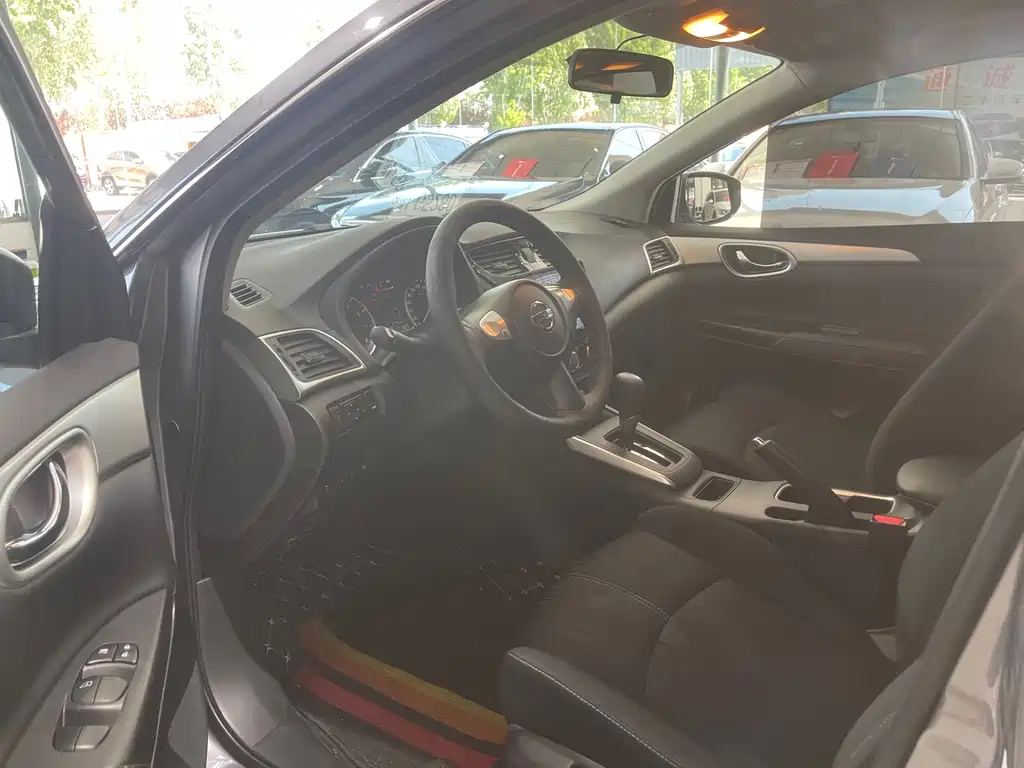 Sylphy Facelift Classic 1.6 XE CVT Comfort