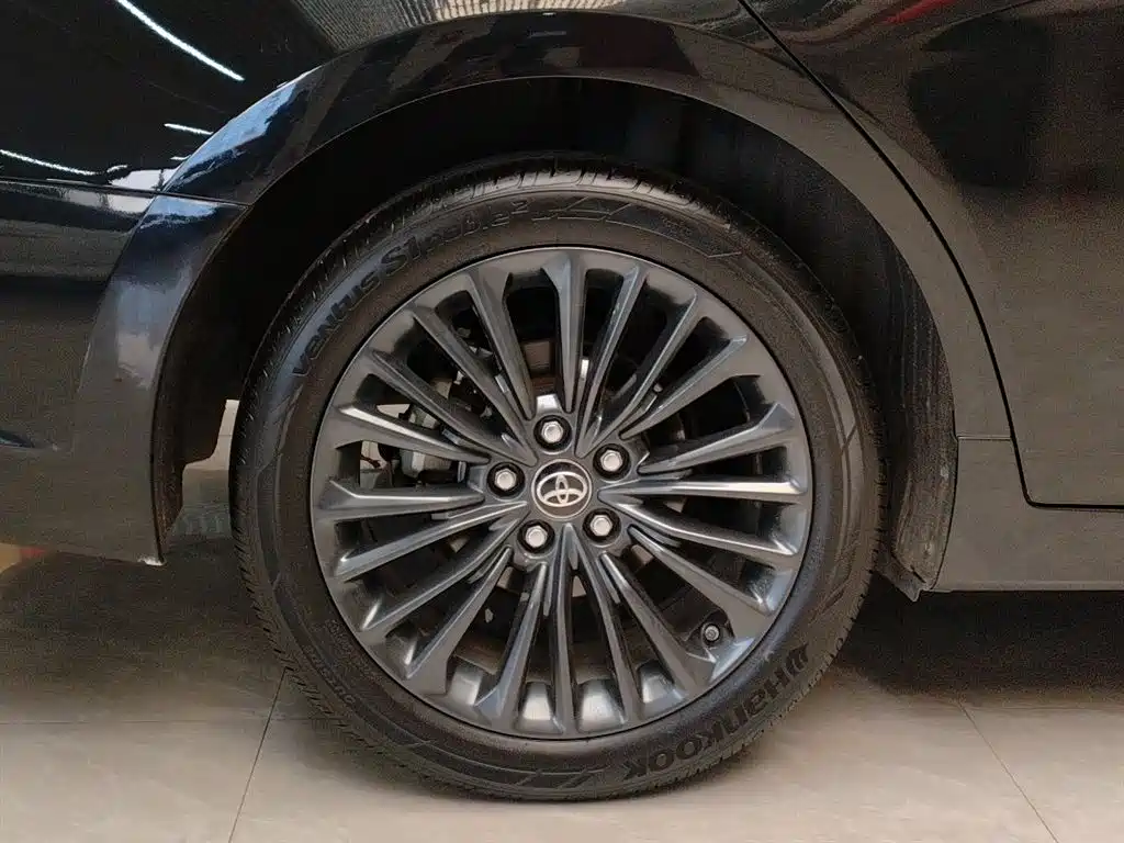 Avalon 2.0 L XLE Premium CN-VI