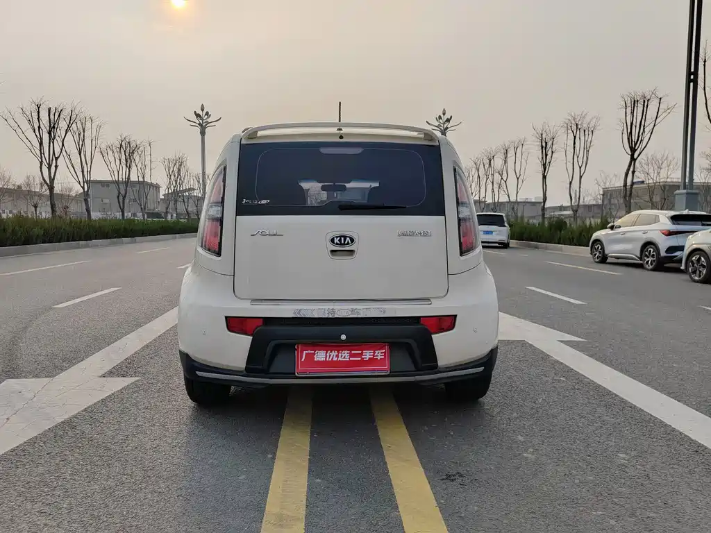 Soul 秀尔 2012款 1.6 L MT GL
