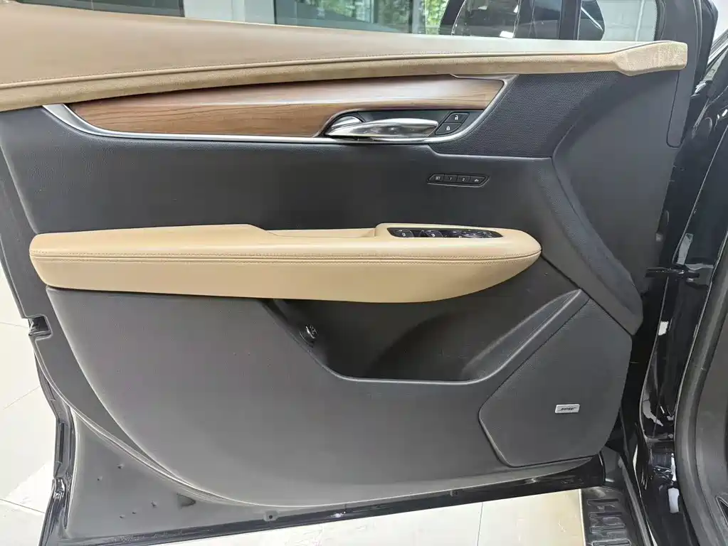 Cadillac XT5 28 E 4 WD Platinum