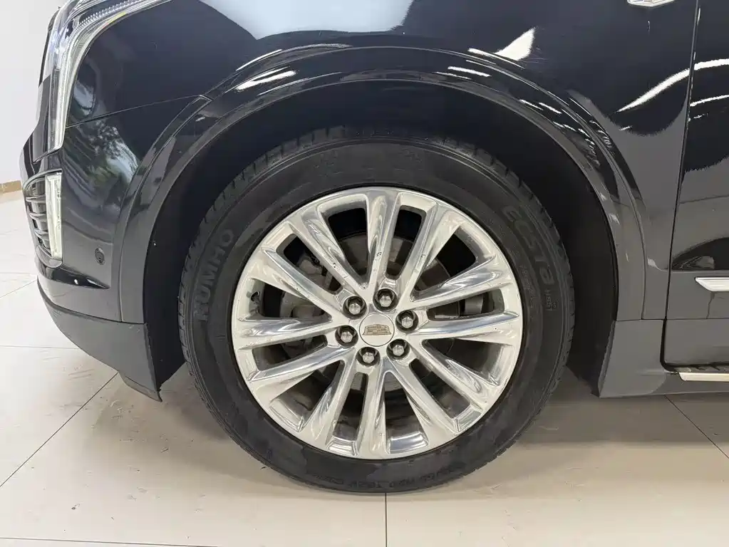 Cadillac XT5 28 E 4 WD Platinum