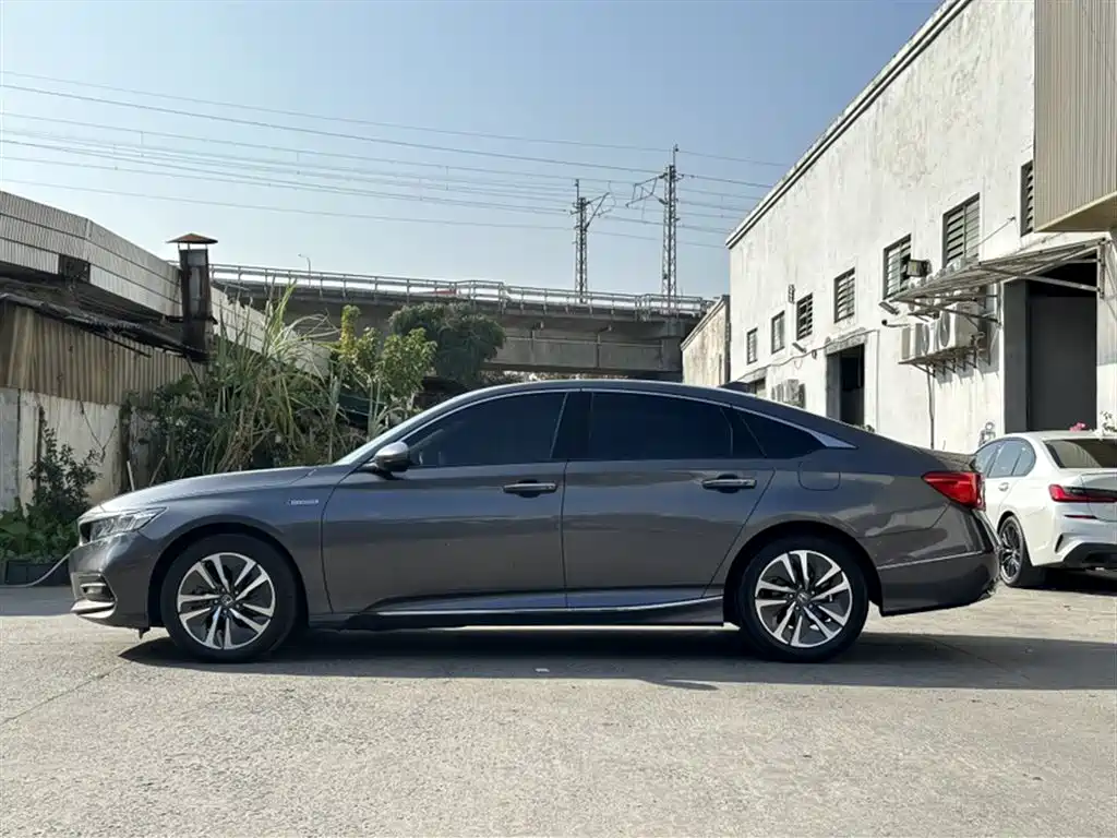 Accord Sharp· Hybrid 2.0 L Sharp Leading CN-VI