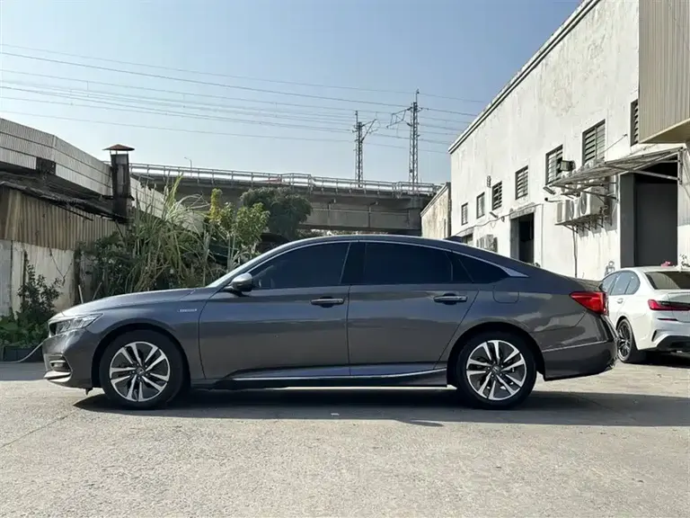 Honda Accord Sharp· Hybrid 2.0 L Sharp Leading CN-VI