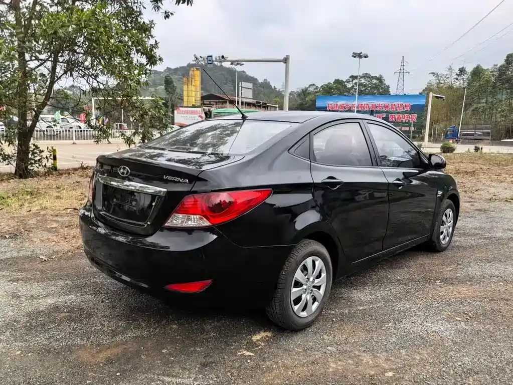 Accent 瑞纳 2010款 三厢 1.4 L 手动舒适型GS