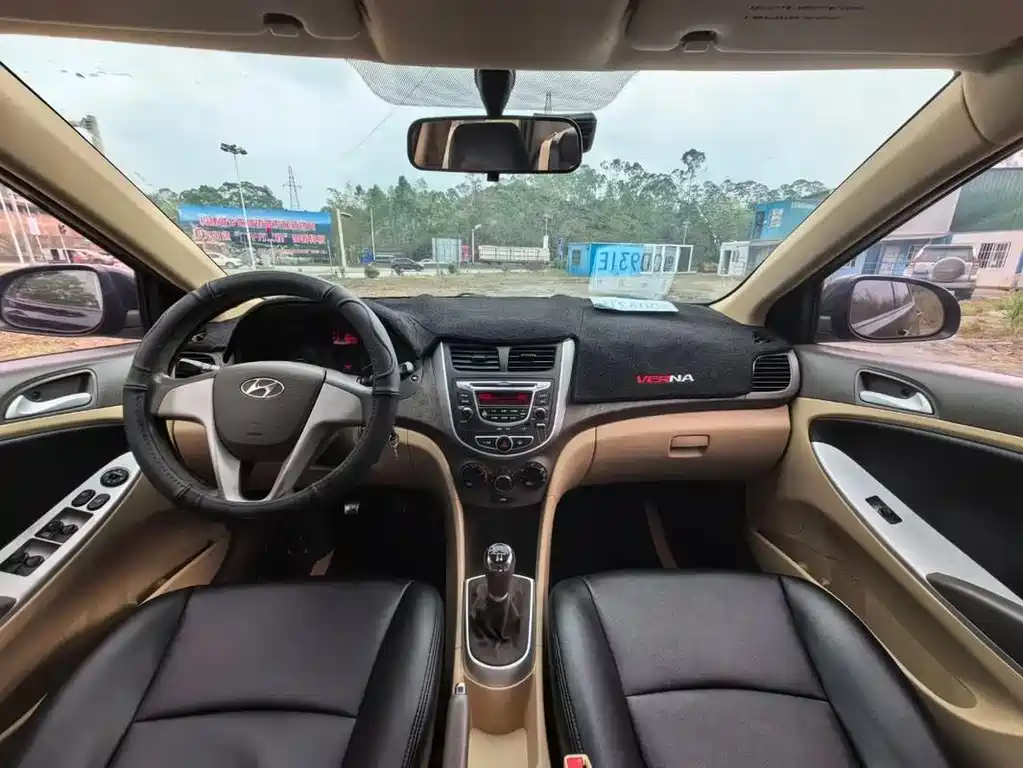 Accent 瑞纳 2010款 三厢 1.4 L 手动舒适型GS