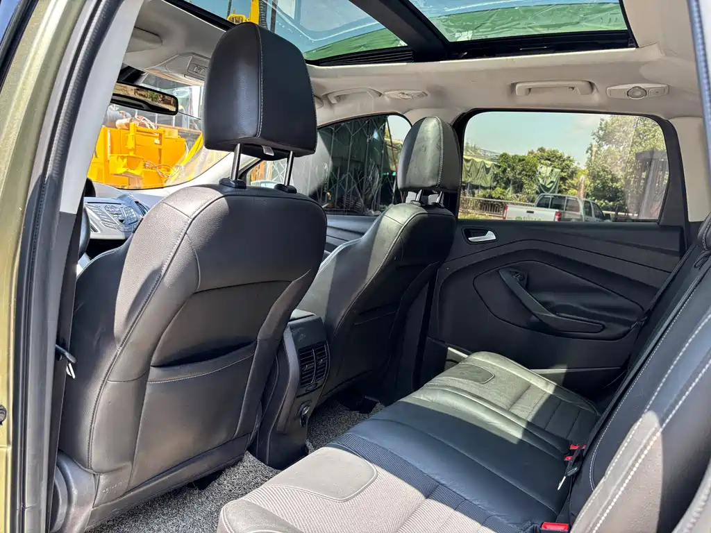 Kuga 1.6 L GTDi 2 WD Style
