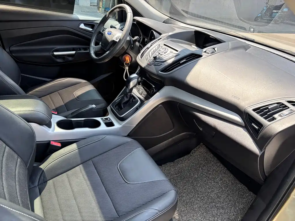 Kuga 1.6 L GTDi 2 WD Style