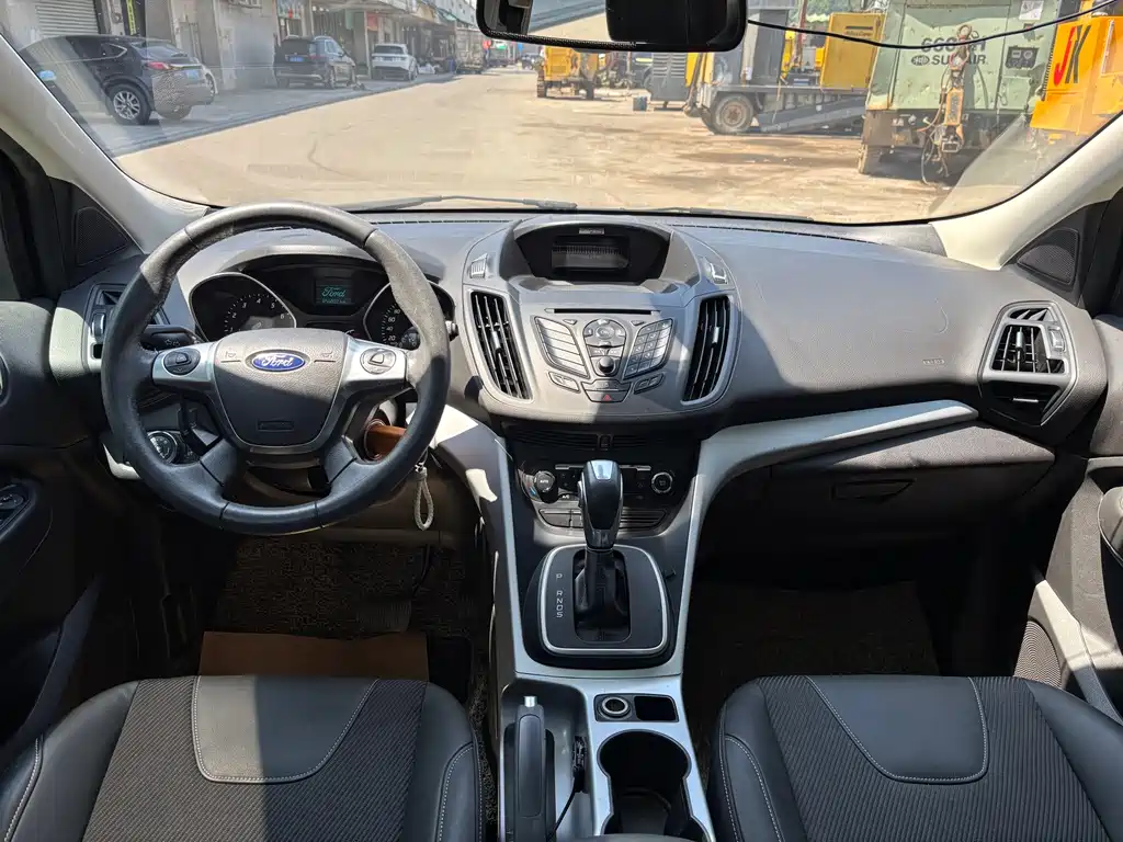 Kuga 1.6 L GTDi 2 WD Style