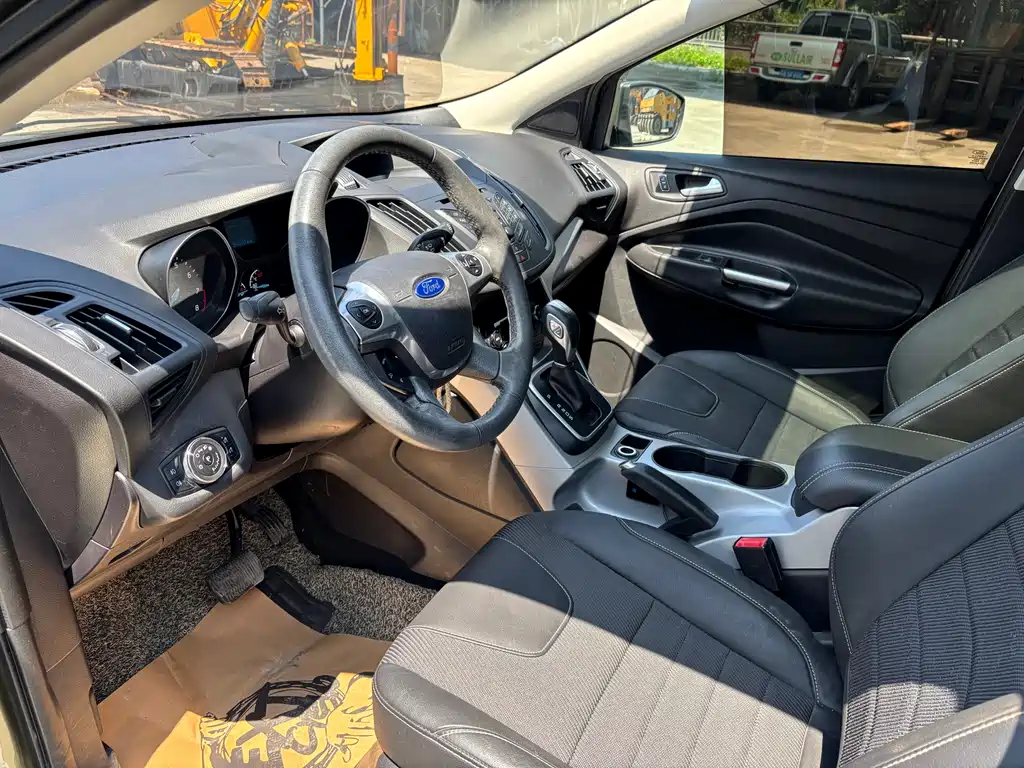 Kuga 1.6 L GTDi 2 WD Style