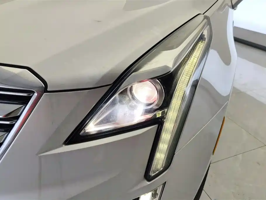 Cadillac XT5 Anniversary Celebration 25 T Luxury