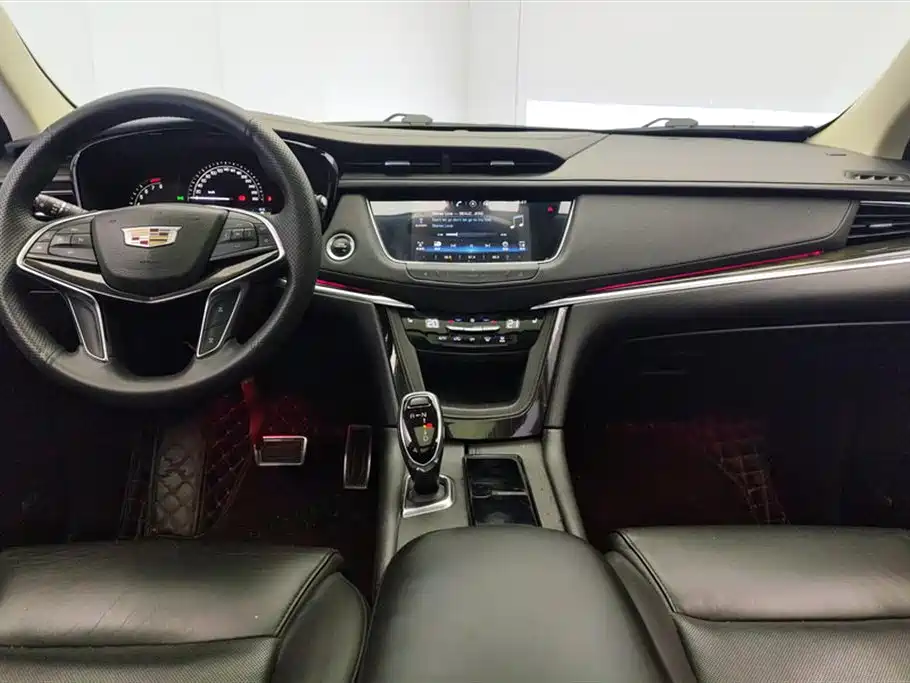 Cadillac XT5 Anniversary Celebration 25 T Luxury