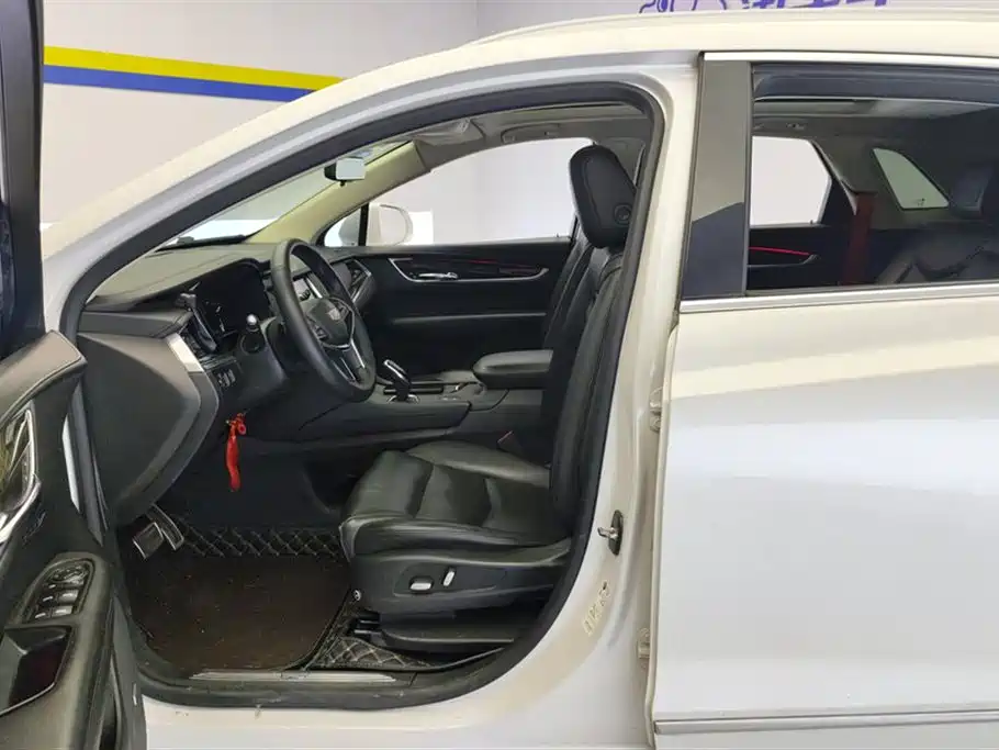 Cadillac XT5 Anniversary Celebration 25 T Luxury