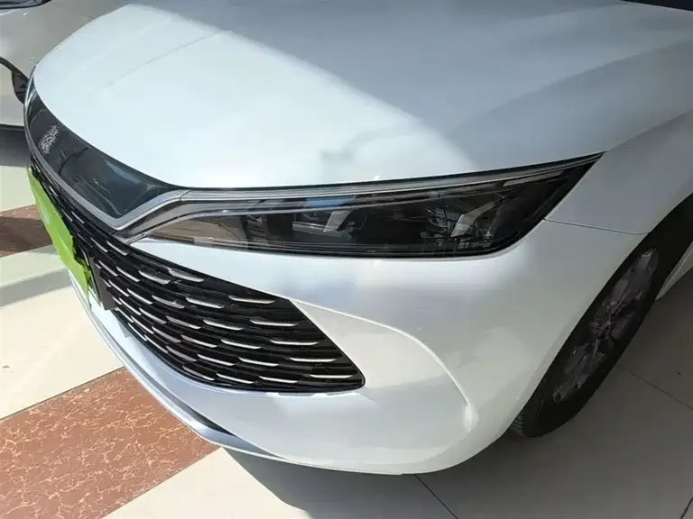 BYD Qin L DM-i 80 KM Leading