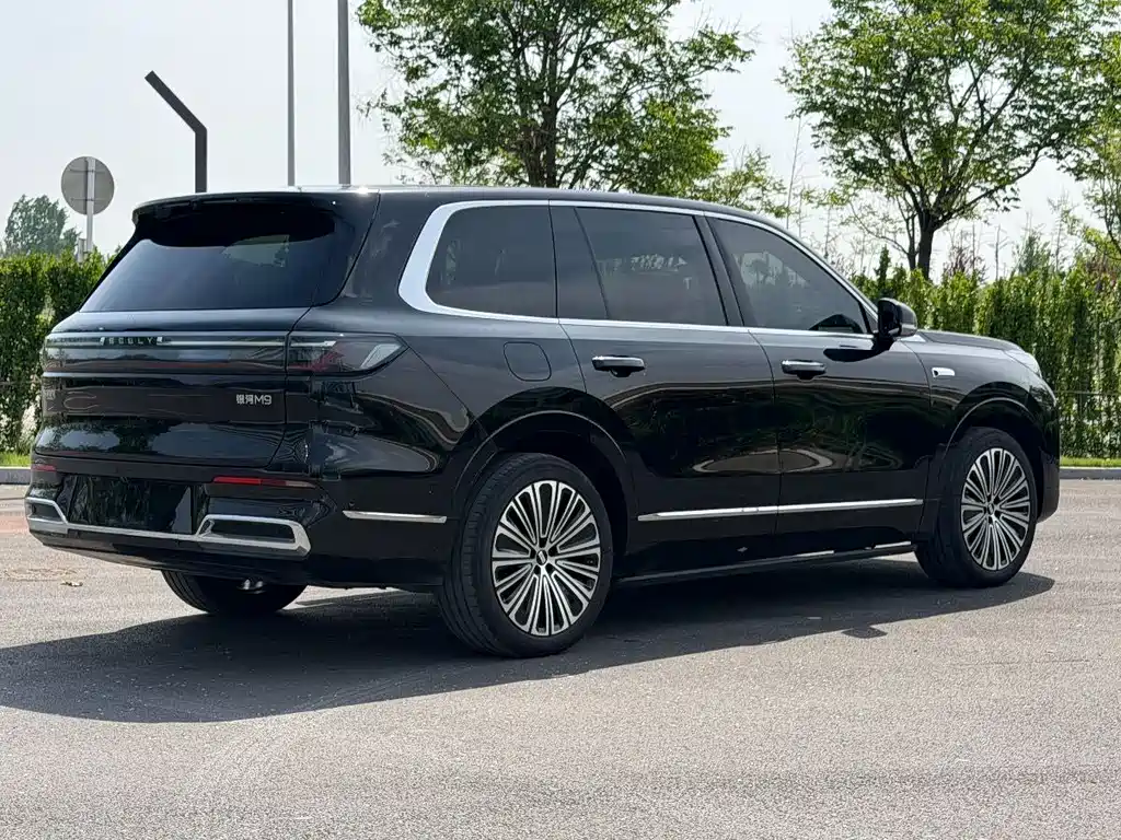 Galaxy M9 210 km 4 WD Navigator