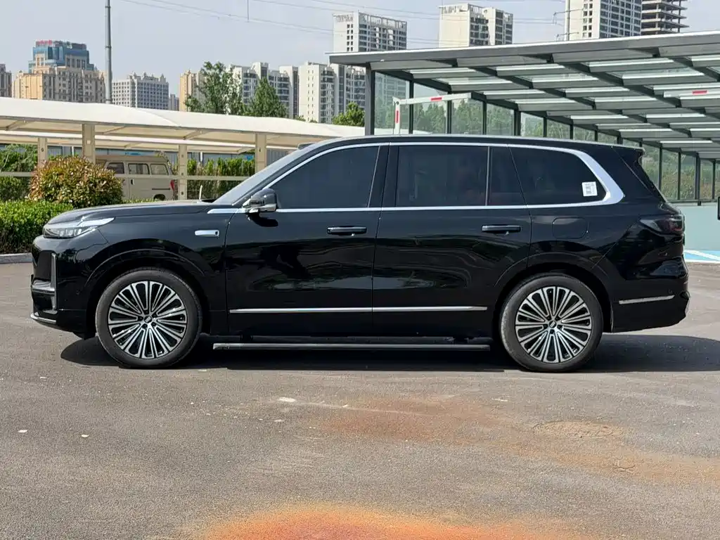 Galaxy M9 210 km 4 WD Navigator
