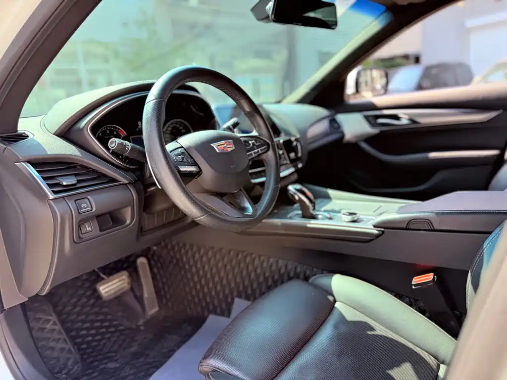 Cadillac CT5 Facelift 28 T Leading Sport