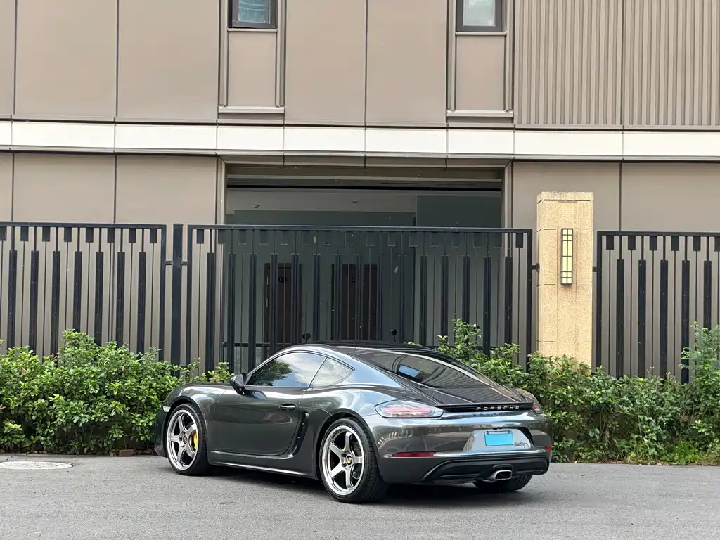 Porsche 718 Cayman 2.0 T