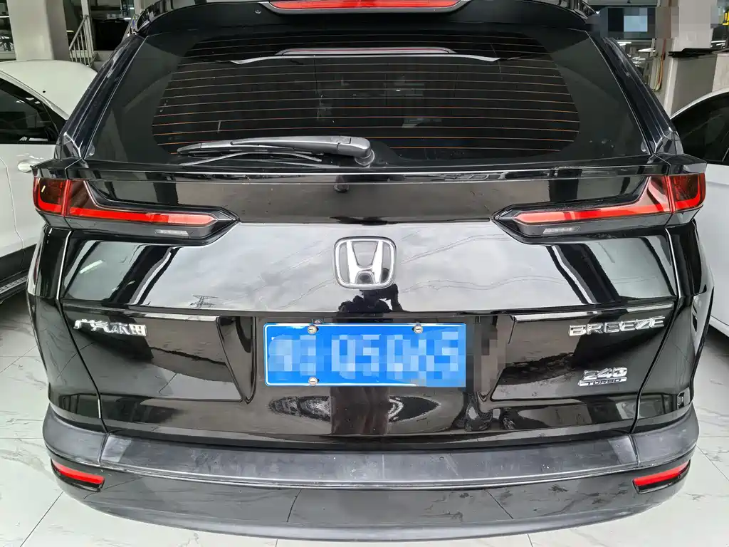 Breeze 240 TURBO CVT 2 WD Elite