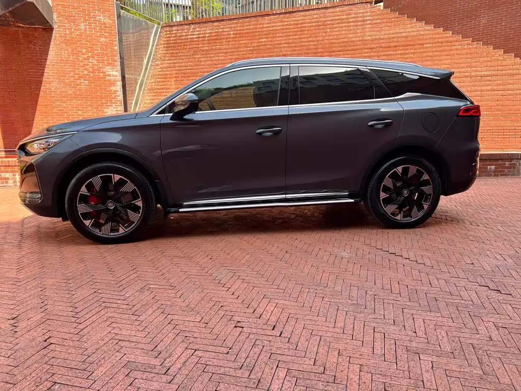 Tang NEV DM-i Glory 200 KM Flagship