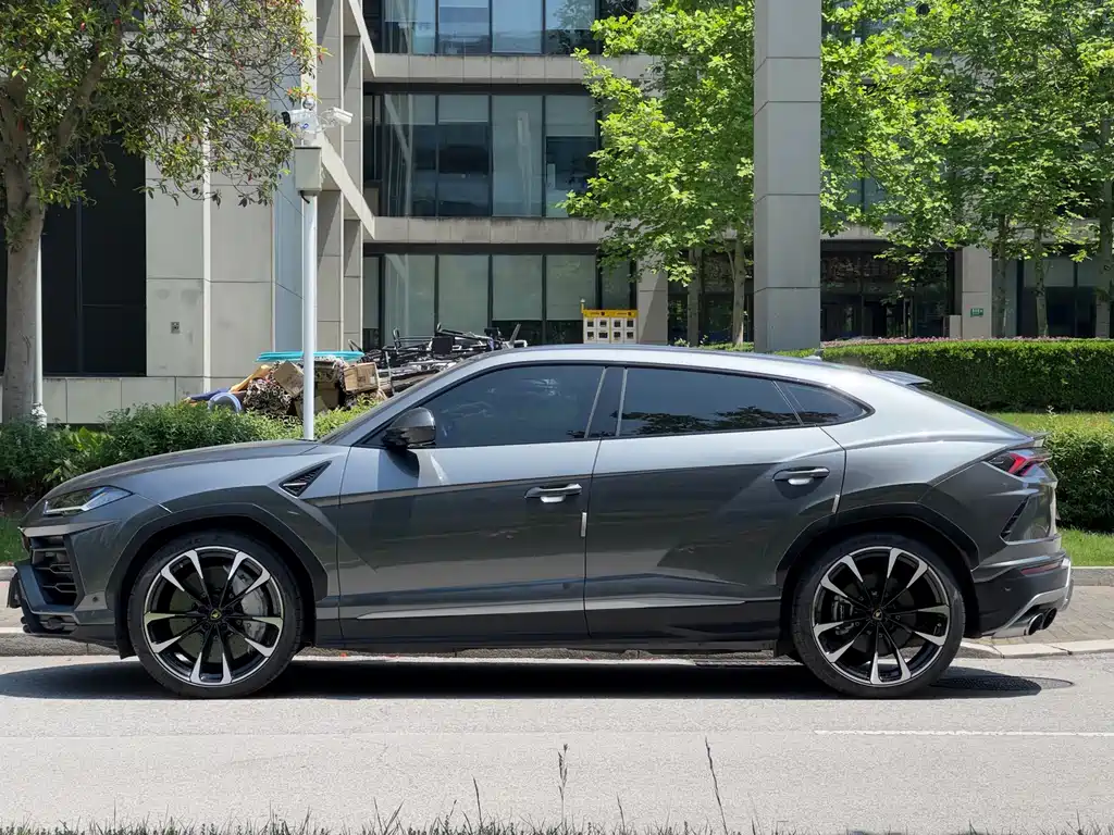 Urus 4.0 T V8