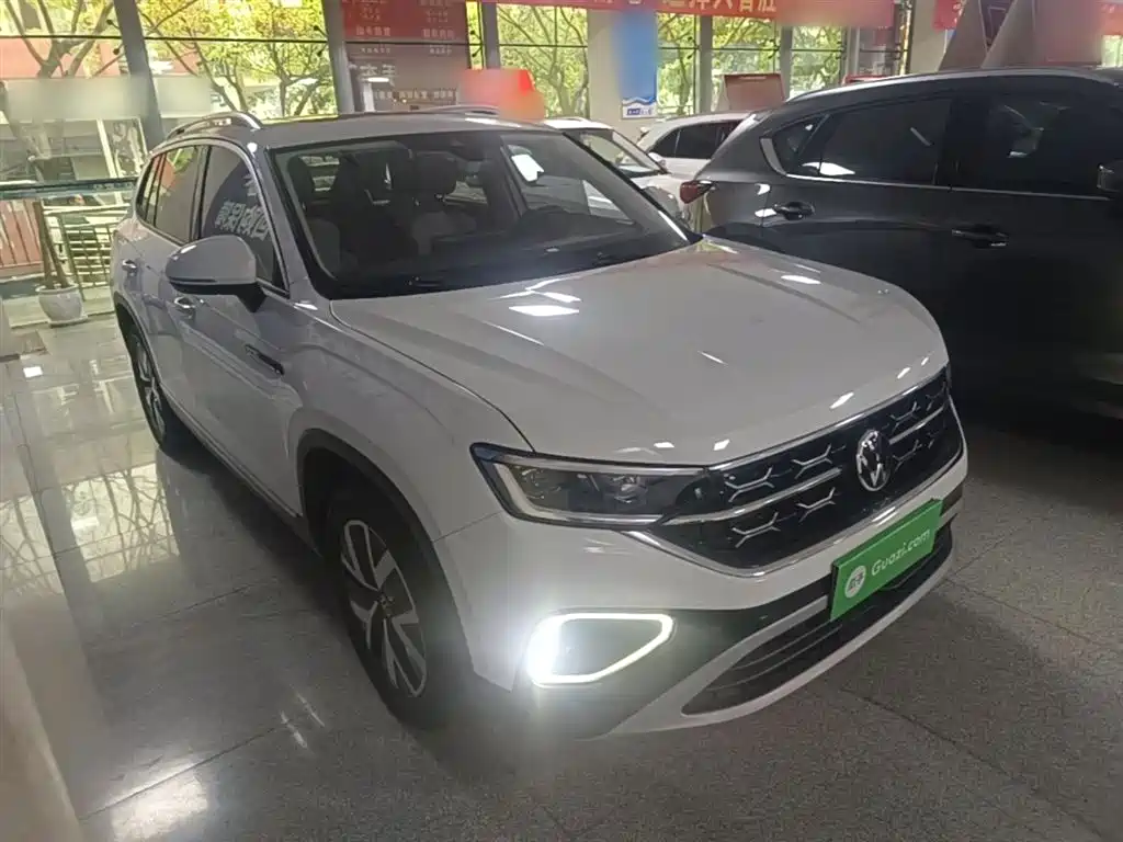 Tayron 300 TSI 2 WD Luxury Plus Advanced