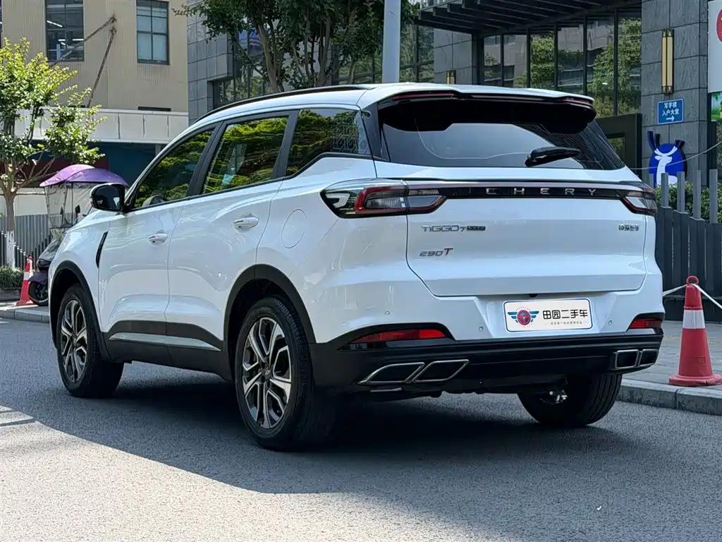 Tiggo 7 PLUS 1.6 TGDI DCT Luxury