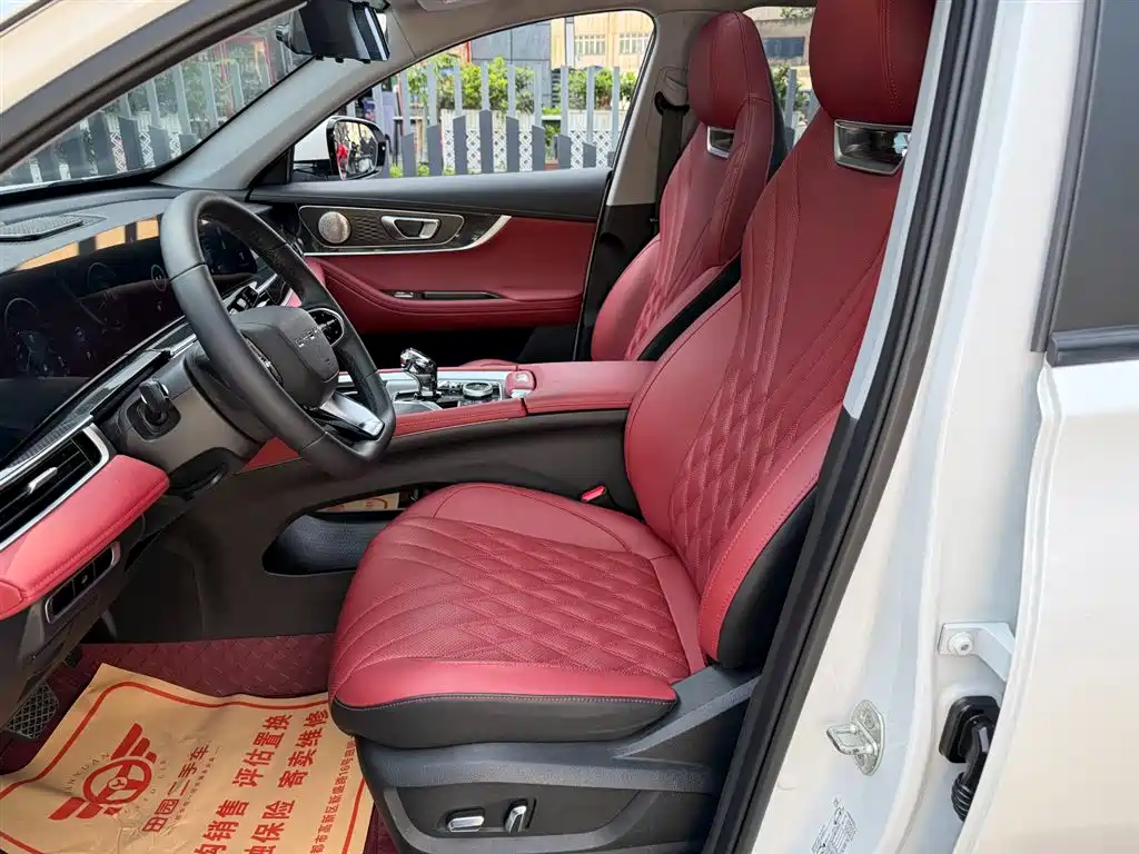 Tiggo 7 PLUS 1.6 TGDI DCT Luxury