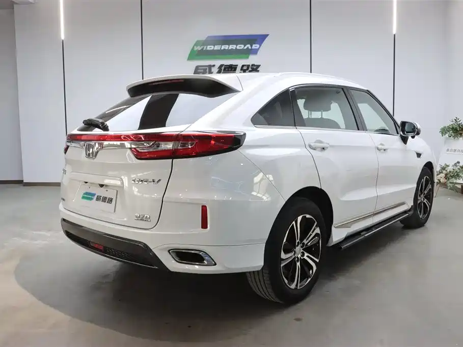 Honda UR-V 370 TURBO 4 WD Premium CN-V