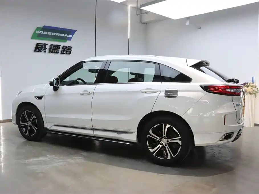 Honda UR-V 370 TURBO 4 WD Premium CN-V