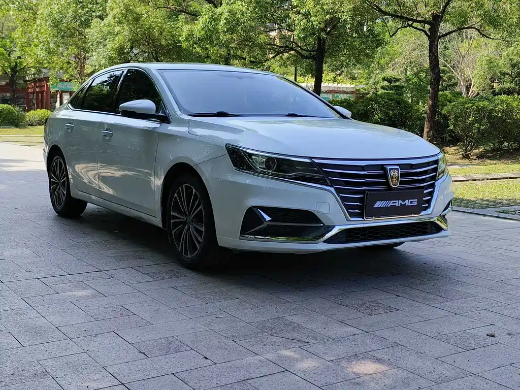 Roewe i6 Classic PLUS 1.6 L CVT 4 G Connected Glory Holographic